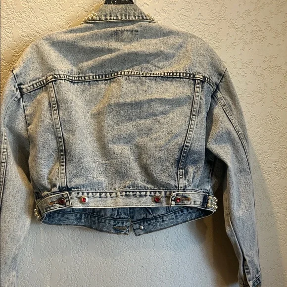 Vintage Embellished Denim Jacket with Pearl Accents - Picture 8 of 15